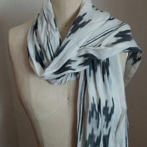#6 IKAT print SILK & Cotton Black & Whtit Scarf / Wrap. NWT